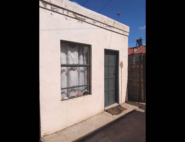 2 BEDROOM HOUSE FOR SALE IN MOHLAKENG